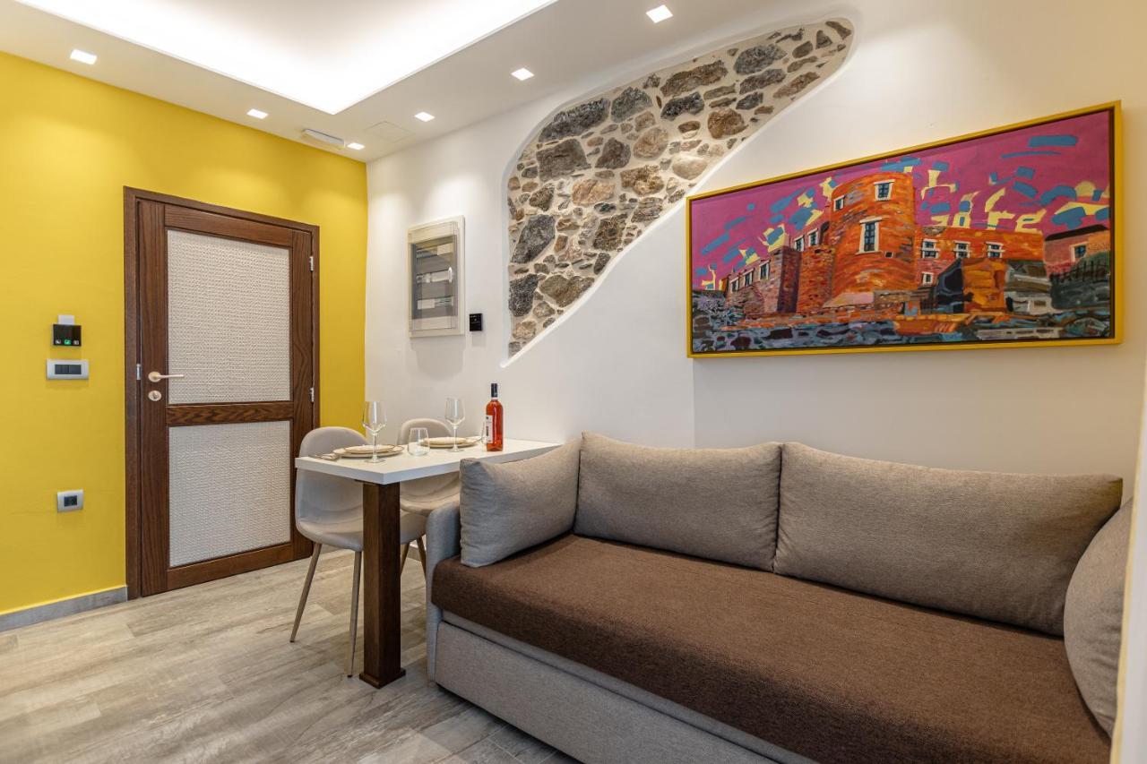 Mariet Naxos &